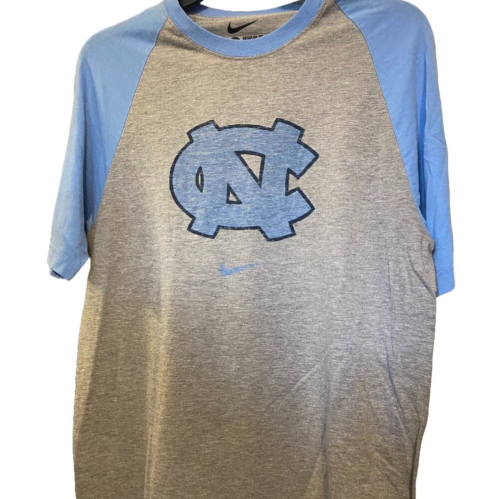 UNC University of North Carolina Nike Regular Fit Tee Shirt, Medium
